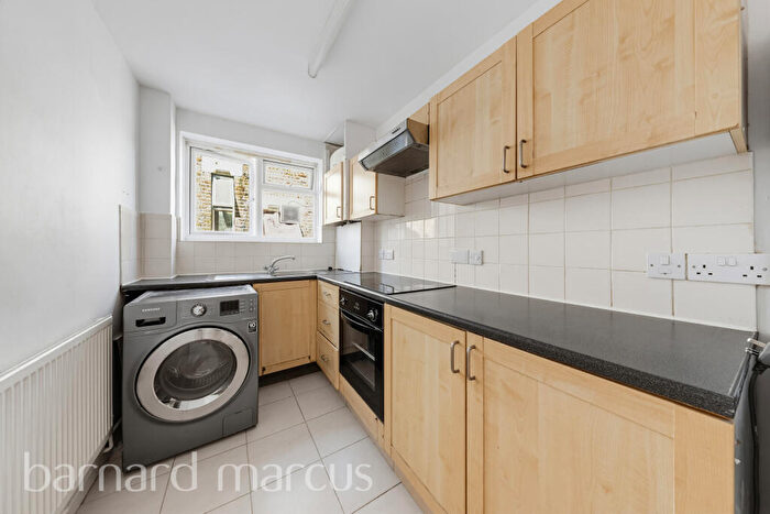 2 Bedroom Apartment To Rent In Cameron Road, Croydon, CR0