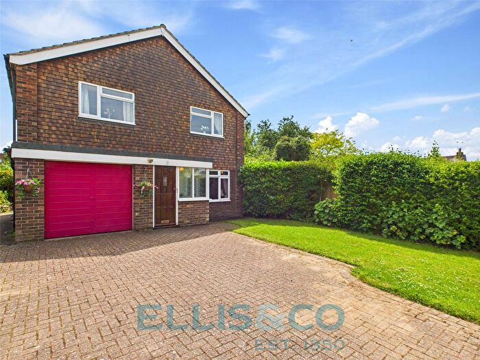 3 Bedroom Detached House For Sale In Kings Road, Tonbridge, Kent, TN9