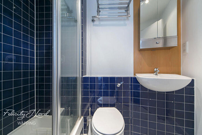 2 Bedroom Flat For Sale In Commercial Road, London, E1