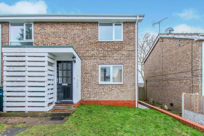 2 Bedroom Flat To Rent In Kelsey Gardens, Doncaster, South Yorkshire, DN4