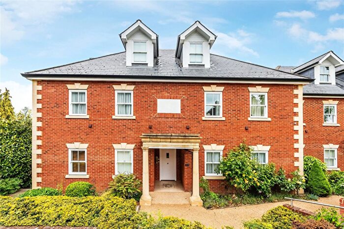 3 Bedroom Flat For Sale In West Hill, Oxted, Surrey, RH8