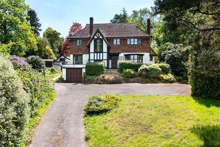4 Bedroom Detached House For Sale In Deepdene Drive, Dorking, RH5
