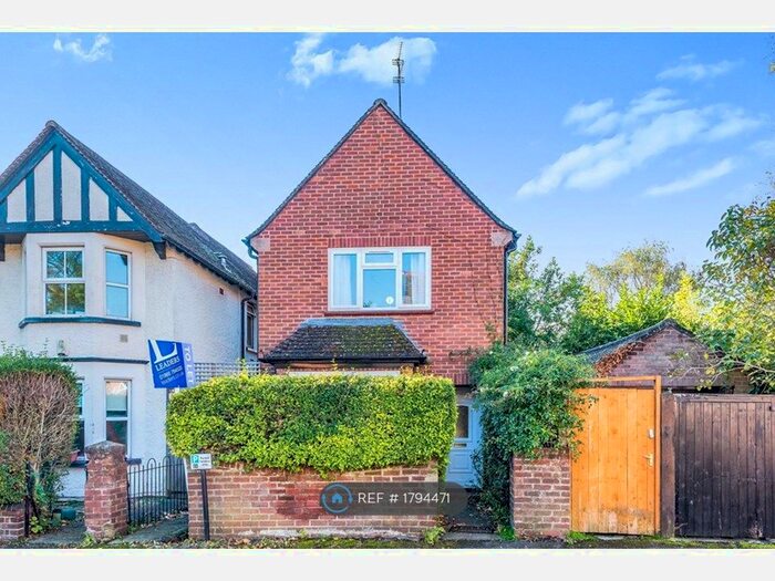 4 Bedroom Semi-Detached House To Rent In Minster Road, Oxford, OX4