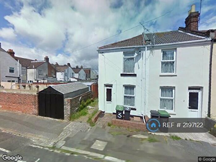 3 Bedroom End Of Terrace House To Rent In Burnett Road, Gosport, PO12