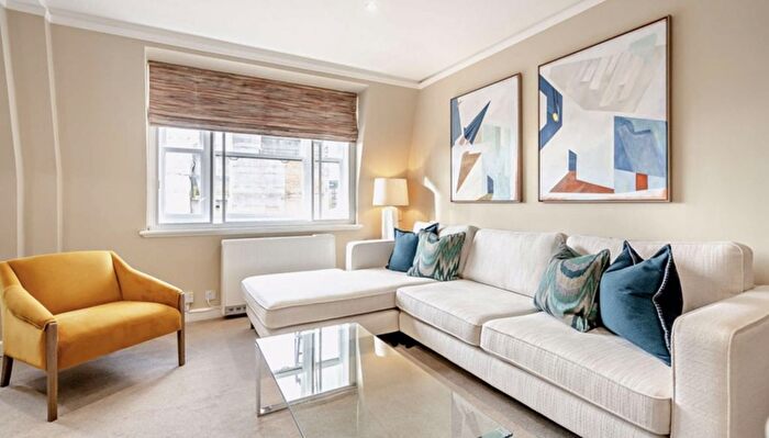 2 Bedroom Flat To Rent In Hill Street, London, W1J
