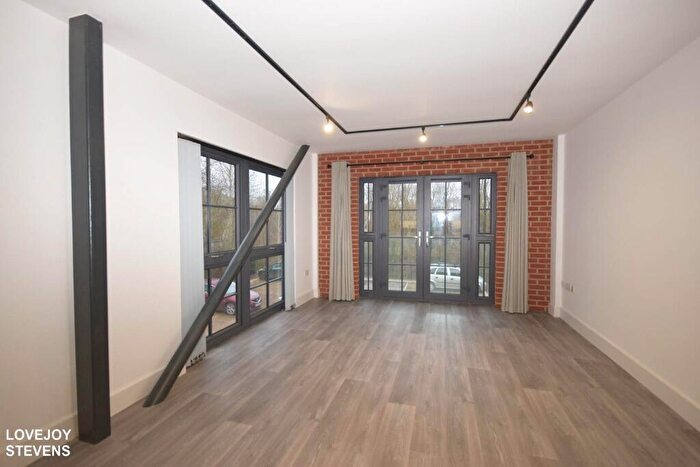 2 Bedroom Flat To Rent In Cyril Vokins Road, Newbury, RG14