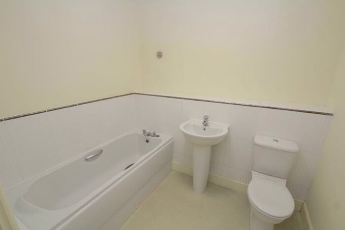 2 Bedroom Apartment To Rent In Mizzen Court - Portishead, BS20