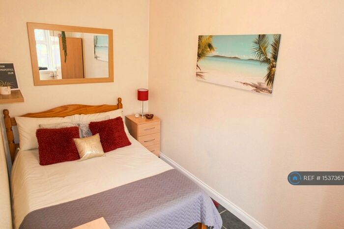 1 Bedroom Flat To Rent In Shoe Tree Court, Northampton, NN1