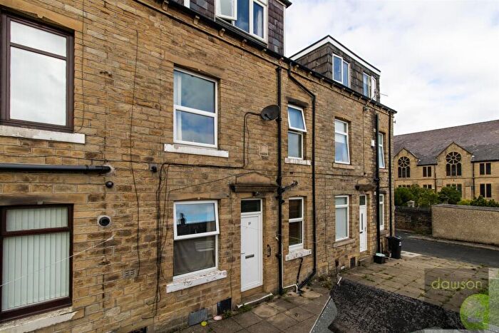 2 Bedroom Terraced House For Sale In Scarborough Terrace, Elland, HX5