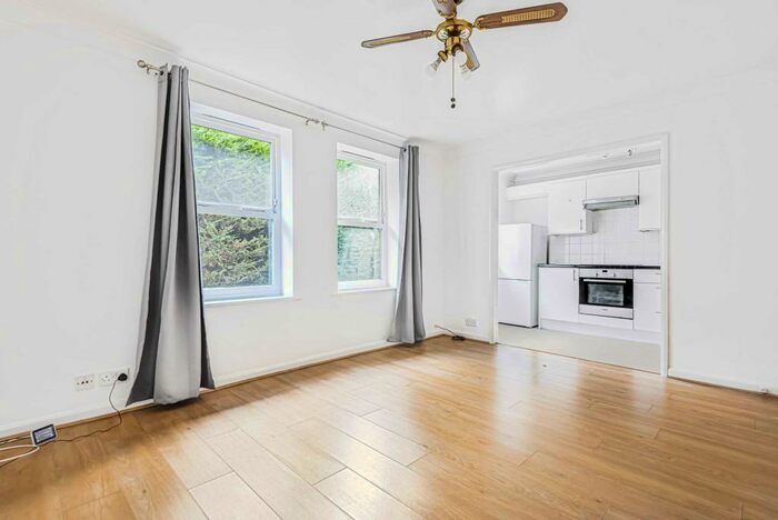 2 Bedroom Flat To Rent In Wilson Road, Reading, RG30