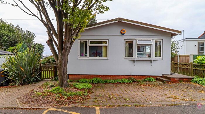 2 Bedroom Mobile/park Home For Sale In Bramley Park, Marsh Lane, Sheffield, S21