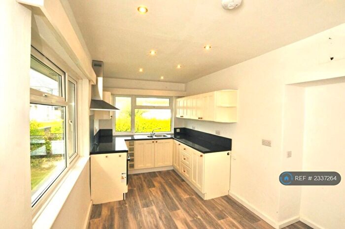 1 Bedroom Flat To Rent In Field Place, New Quay, SA45