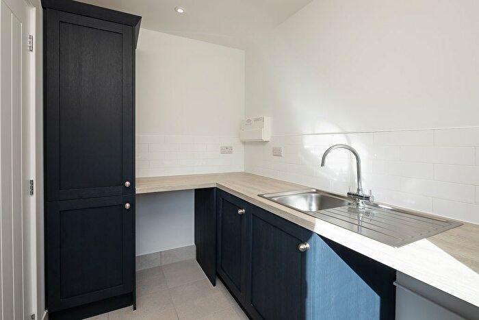 4 Bedroom Detached House For Sale In Station Avenue, Houlton, Rugby, CV23