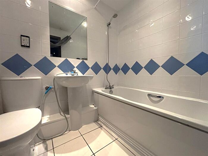 2 Bedroom Apartment To Rent In Apartments, Albion Street, Leeds, K2
