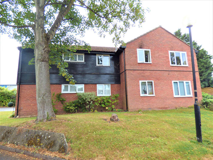 1 Bedroom Flat To Rent In Bookham, KT23