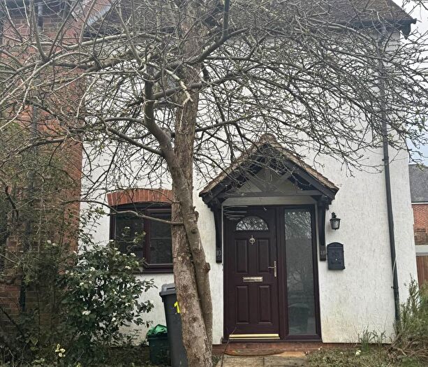 1 Bedroom Semi-Detached House To Rent In Barn Close, Hungerford, RG17