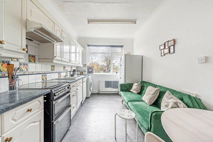 4 Bedroom Semi-detached House To Rent In Pinner Road, Harrow, HA1