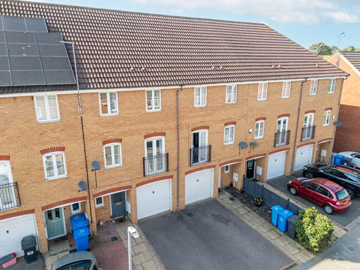 4 Bedroom Town House For Sale In Tailby Avenue, Kettering, NN16