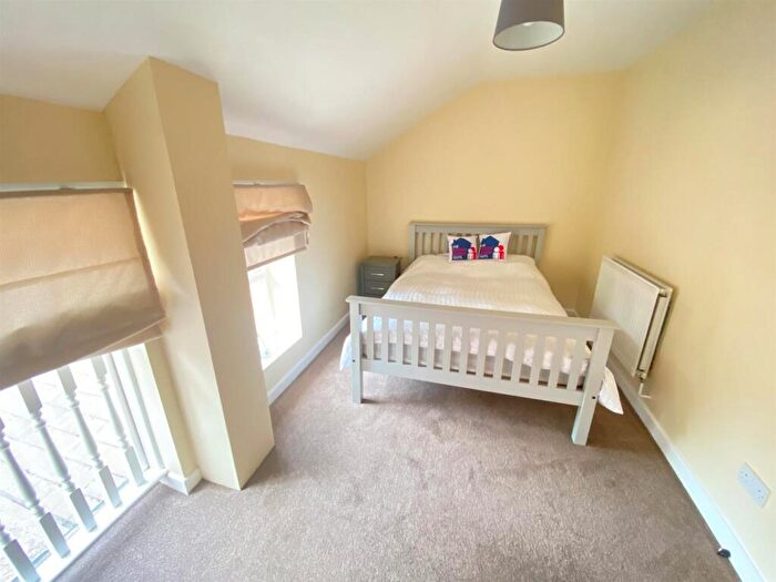 2 Bedroom Flat To Rent In Radbourne Street, Derby, - Students /, DE22