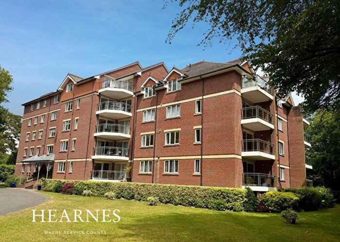 2 Bedroom Flat For Sale In Tower Road, Branksome Park, Poole, BH13