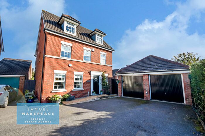 5 Bedroom Detached House For Sale In Linnett Grove, Packmoor, Stoke-on-Trent, ST7