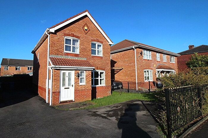 3 Bedroom Detached House To Rent In Croftwood Terrace, Blackburn, Lancashire, BB2