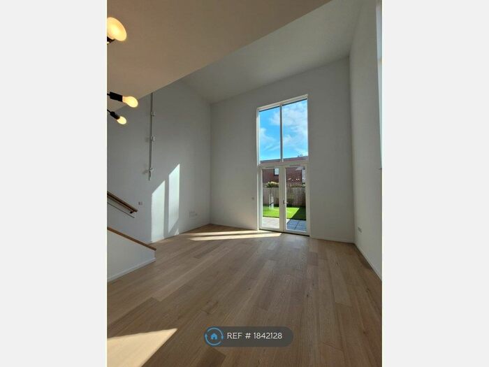 3 Bedroom End Of Terrace House To Rent In Mansell St., Bristol, BS34