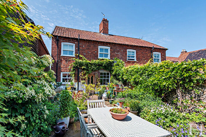 3 Bedroom Semi-Detached House For Sale In The Fairland, Hingham, NR9