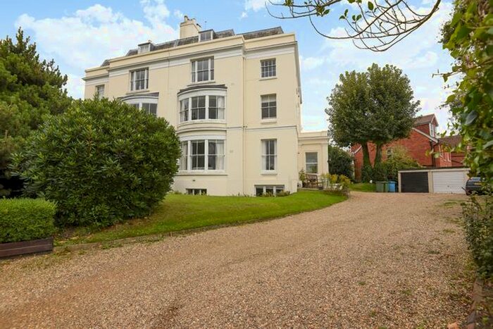 2 Bedroom Flat To Rent In Grove Hill Gardens, Tunbridge Wells, TN1