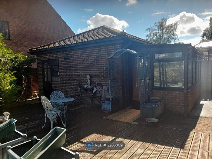 Studio To Rent In Hares Green, Bournemouth, BH7