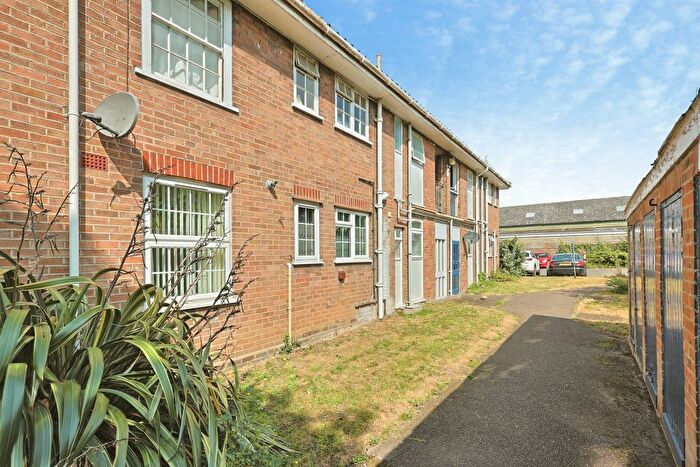 2 Bedroom Flat For Sale In Talbot Square, Norwich, NR3