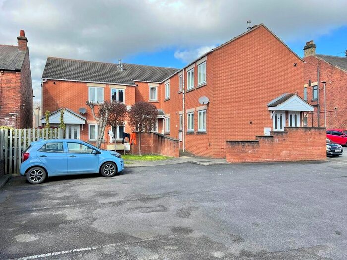 2 Bedroom Flat To Rent In Braithwaite Mews, Staincross, Barnsley, S75