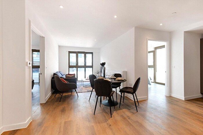 2 Bedroom Apartment To Rent In Temple Back, Bristol, Somerset, BS1