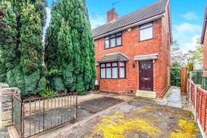 3 Bedroom Semi-Detached House To Rent In Beech Road, Wednesbury, WS10