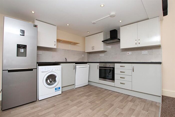 4 Bedroom Coach House To Rent In Downleaze, Stoke Bishop, Bristol, BS9