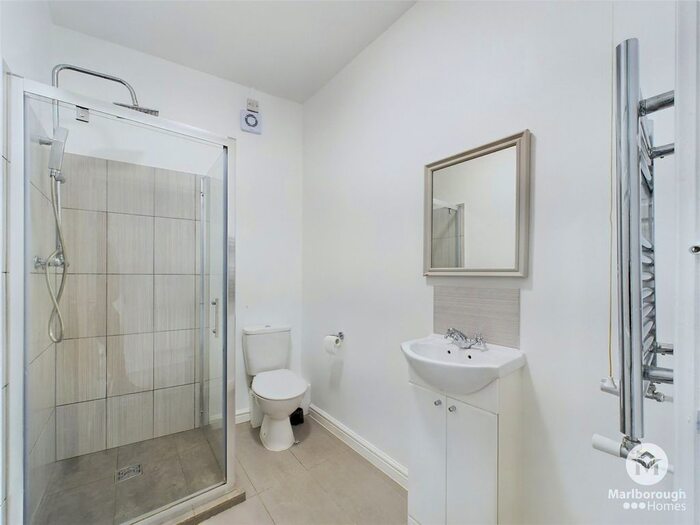 1 Bedroom Flat To Rent In High Road, Leytonstone, E11