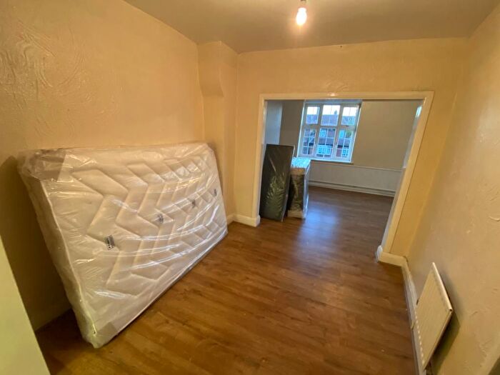 2 Bedroom Flat To Rent In Wood Lane, Dagenham, RM9