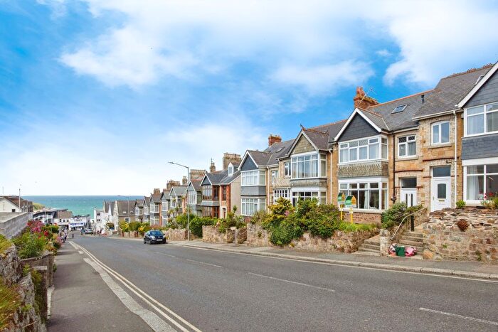 2 Bedroom Flat For Sale In Marcus Hill, Newquay, Cornwall, Cornwall, TR7