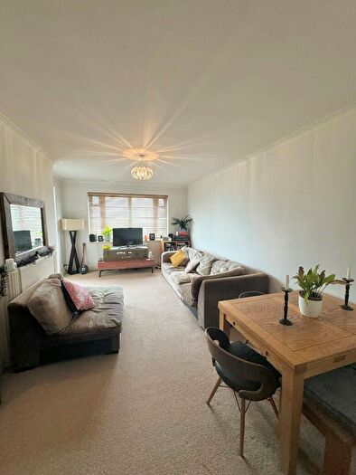 3 Bedroom Flat To Rent In Grand Avenue, Hove, East Sussex, BN3