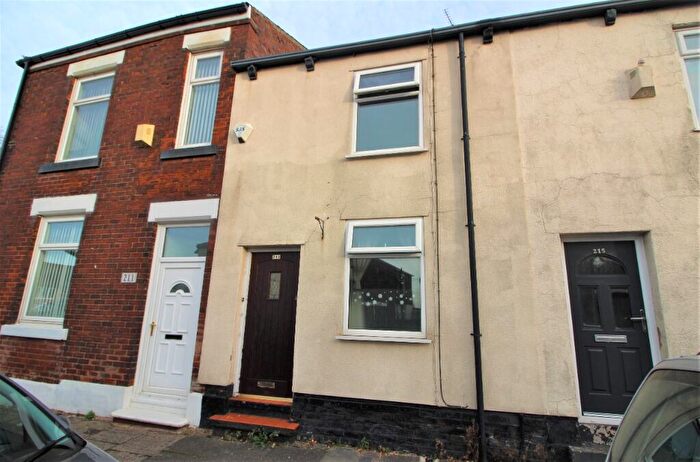 2 Bedroom Terraced House For Sale In Lumn Road, Hyde, SK14