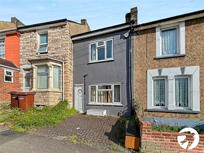 3 Bedroom Terraced House To Rent In Beacon Hill, Chatham, Kent, ME5