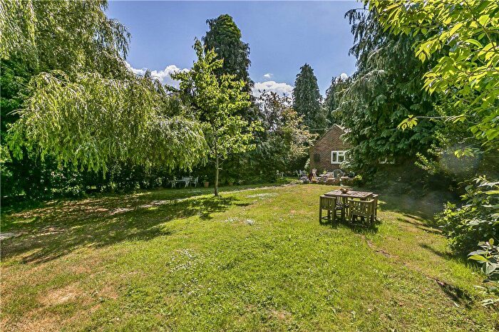 4 Bedroom Detached House For Sale In Bagshot Road, Chobham, Woking, Surrey, GU24