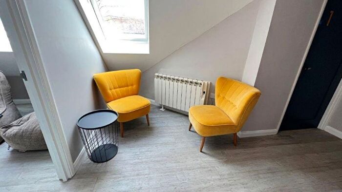 2 Bedroom Flat To Rent In College Road, Canterbury, CT1