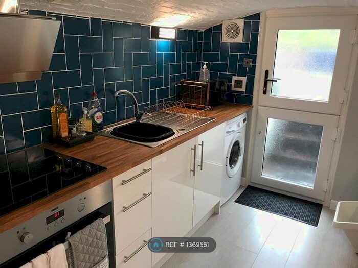 1 Bedroom Flat To Rent In Bridford Court, Hednesford, Cannock, WS12