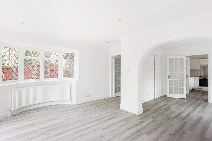 5 Bedroom Detached House To Rent In Highfield Hill, London, SE19
