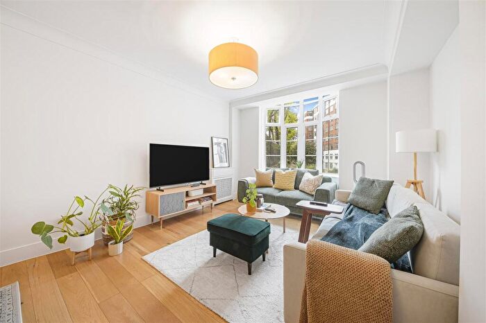 2 Bedroom Apartment To Rent In Grove End Gardens, London, St Johns Wood, NW8
