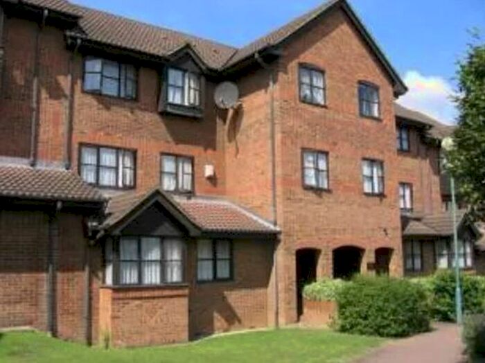 Studio To Rent In Hardwick Crescent, Dartford, DA2