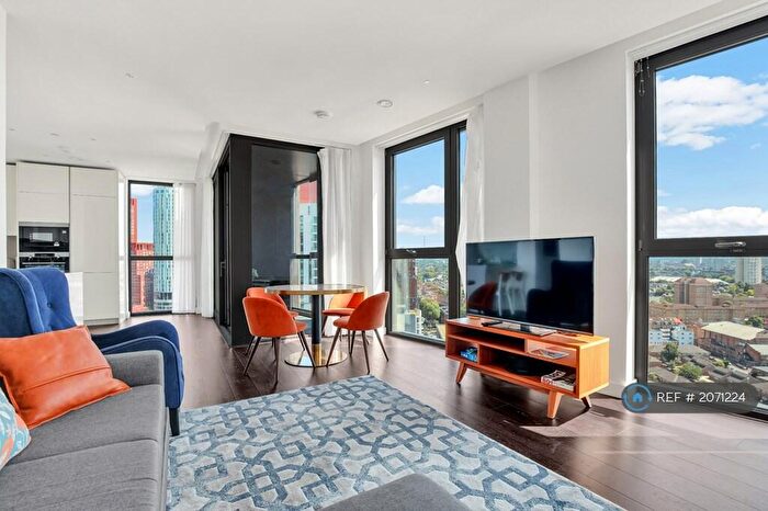 2 Bedroom Flat To Rent In Madeira Tower, London, SW11