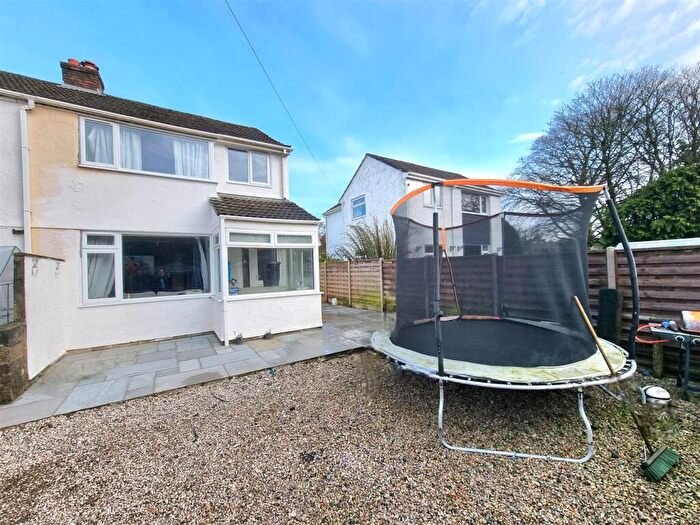 3 Bedroom House For Sale In St. Johns Road, Launceston, PL15