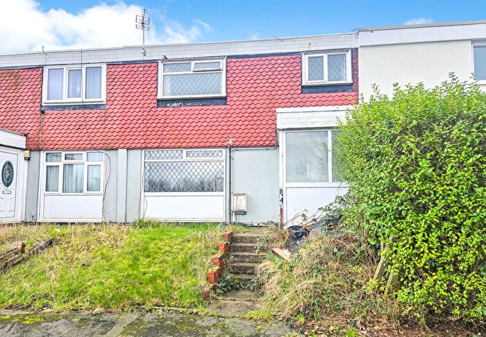 3 Bedroom Terraced House For Sale In Stonecliffe Gardens, Leeds, LS12
